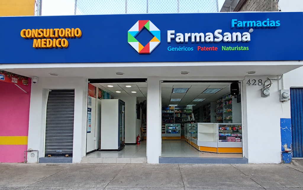 Fachada limpia de Farmacias FarmaSana